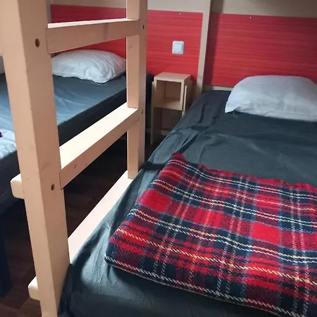 Campeggio 431 Emplacement Confort Aux Fontaines 3 étoiles - 5 Personnes Ivry-la-Bataille